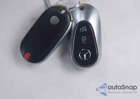 2025 Mercedes-Benz Glc 350E 4Matic z USA, uszkodzony, nr VIN W1NKM5GB5SF247296